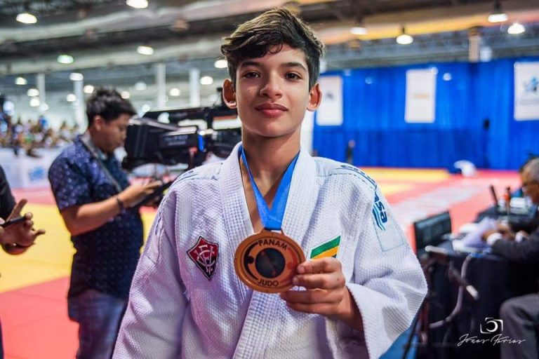 Filipe Góes conquista DUAS medalhas de bronze no Pan-americano e Sul-americano Sub-15