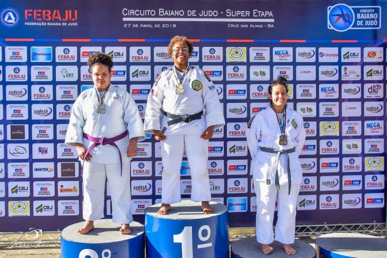 “Ninguém pode tirar os nossos sonhos e o judô é tudo em minha vida”. Conheça a história de Ana Júlia Damasceno