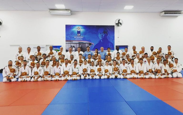 Treinadores baianos participam de formação da Federação Internacional de Judô