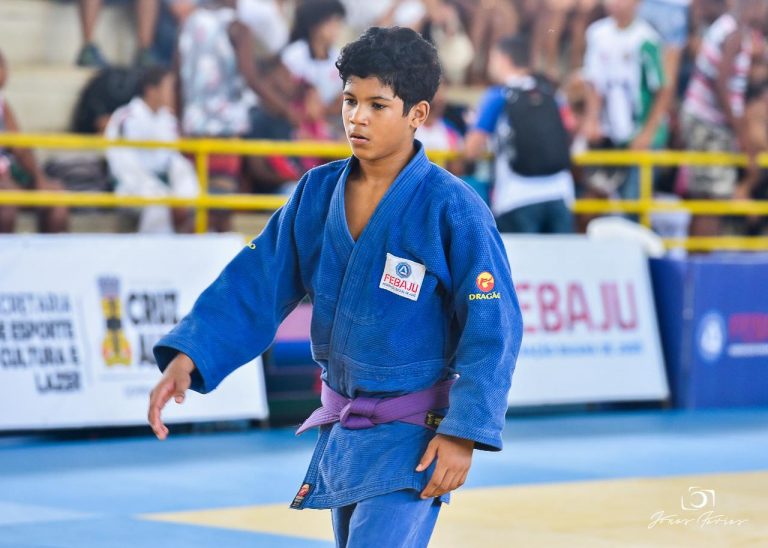 “Meus pais me ensinaram a não desistir dos meus sonhos”. Conheça a história de Cauã Schramm